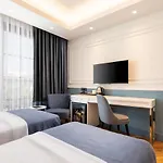 Motif Hotel *