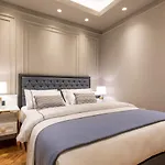 Motif Hotel *