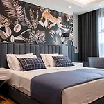 Hotel Motif *