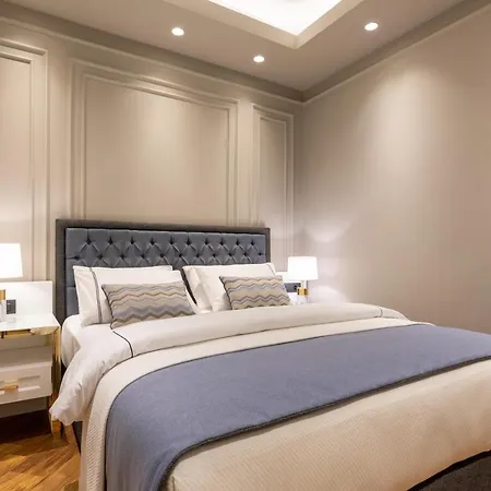 Motif Hotel *