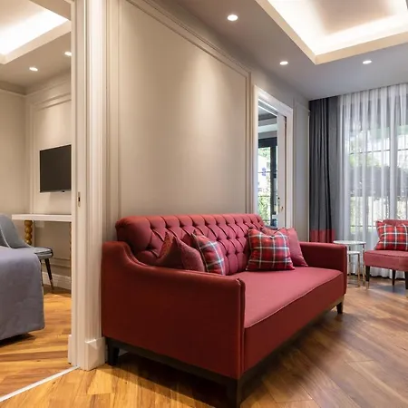 Motif Hotel *