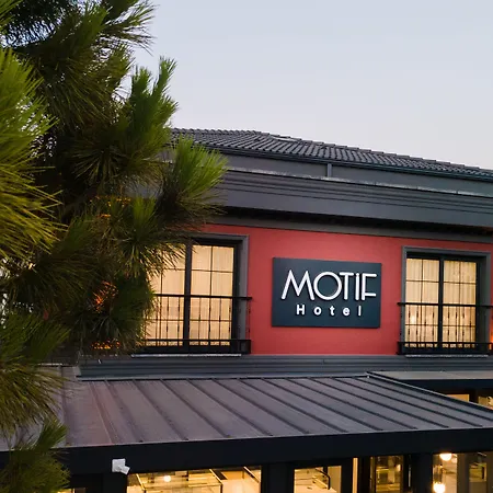 Motif Hotel *