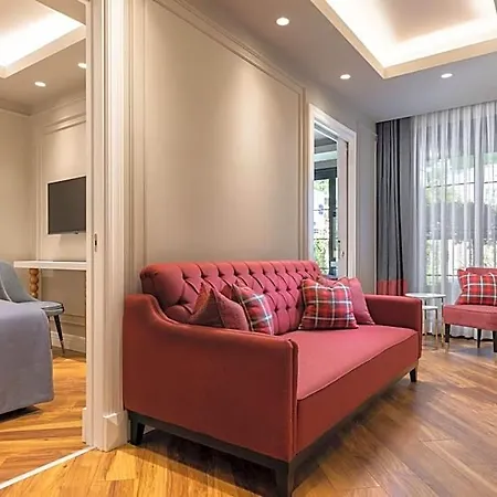 Motif Hotel