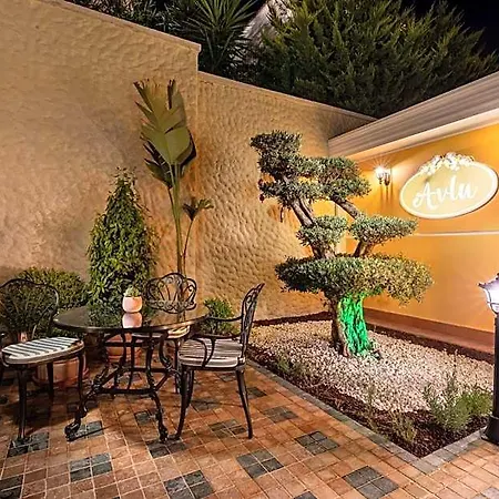 Motif Hotel *